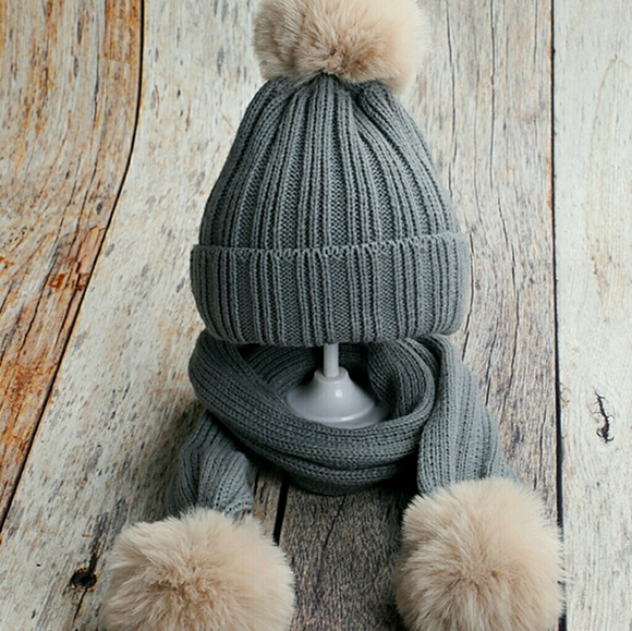 Baby/ Toddler hat and Scarf set for 1-3 yo - Picture 1 of 3